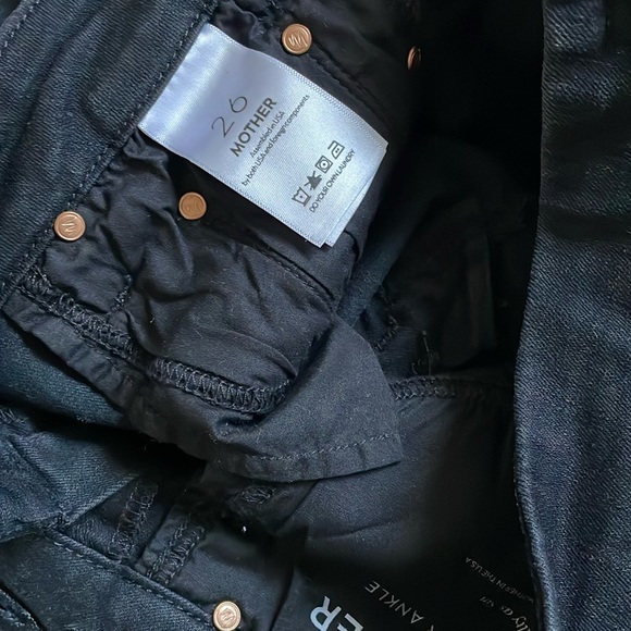 Mother Black Looker Ankle Fray Distressed. Size 26 - Picture 5 of 8